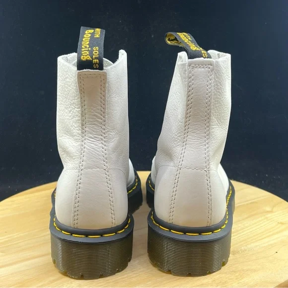 Doc Martens 27376 LACED Virginia soft leather 8 eye boots white premium Sz 8 Men - Picture 3 of 9